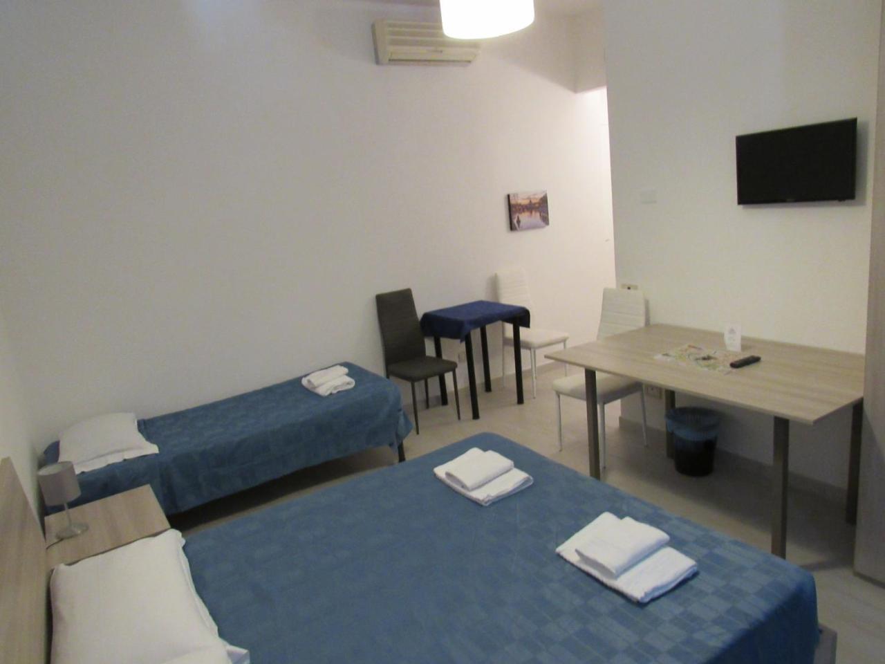Deluxe Double Room Extra Bed,768225763:JPEG