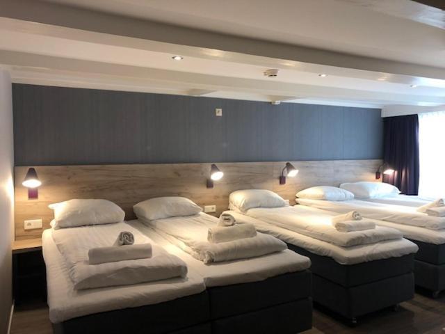 Deluxe Family Room,938719933:JPEG