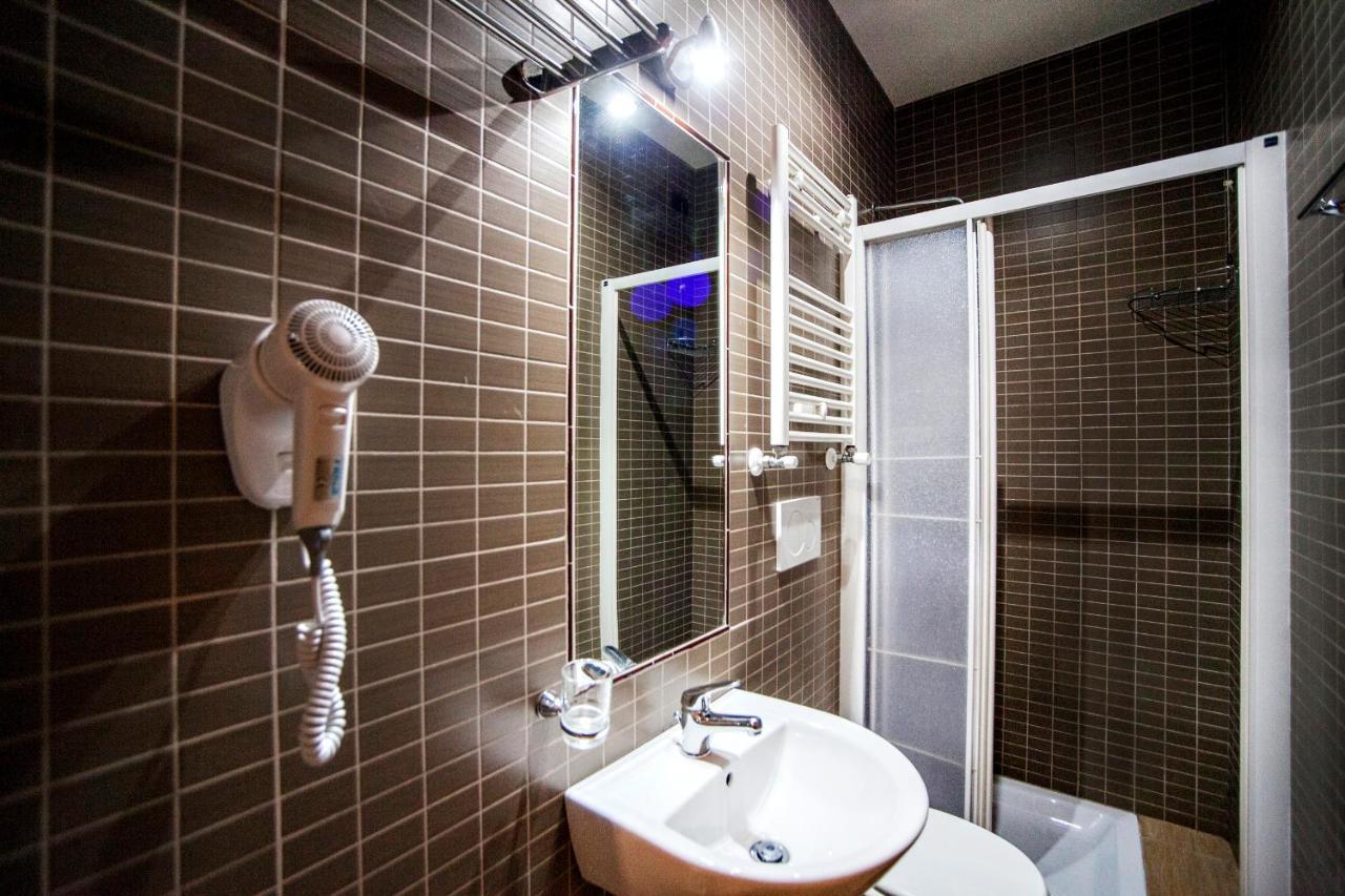 Camera Tripla con Bagno in Comune