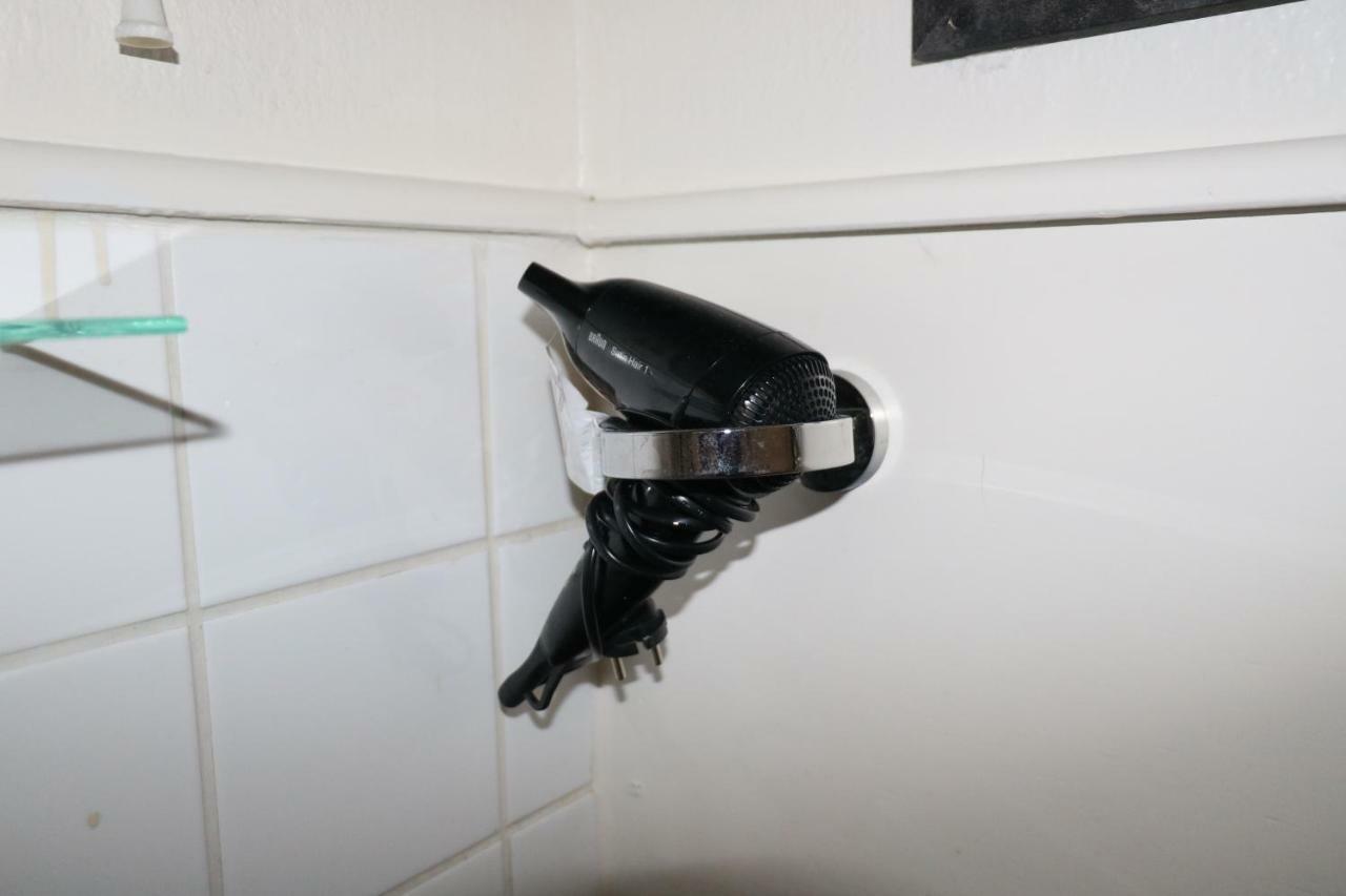 Twin Room with Shared Bathroom,943669144:JPEG