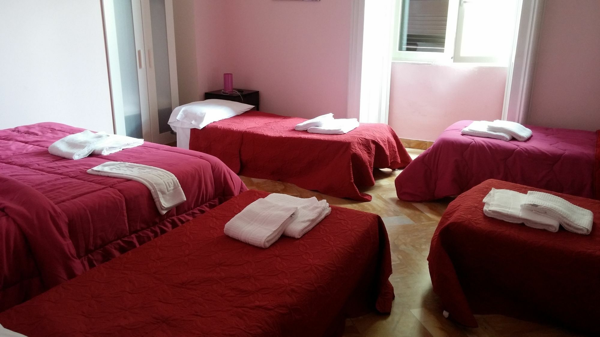Camera Quadrupla con Bagno in Comune