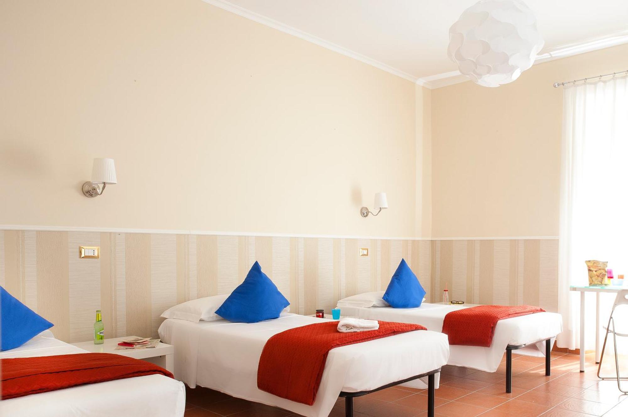 Basic Triple Room,823220579:JPEG