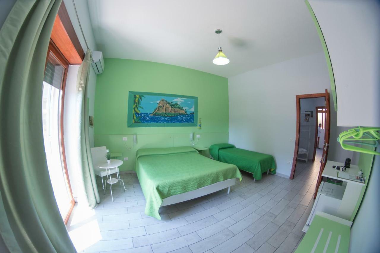 Camera Tripla con Bagno Privato Esterno