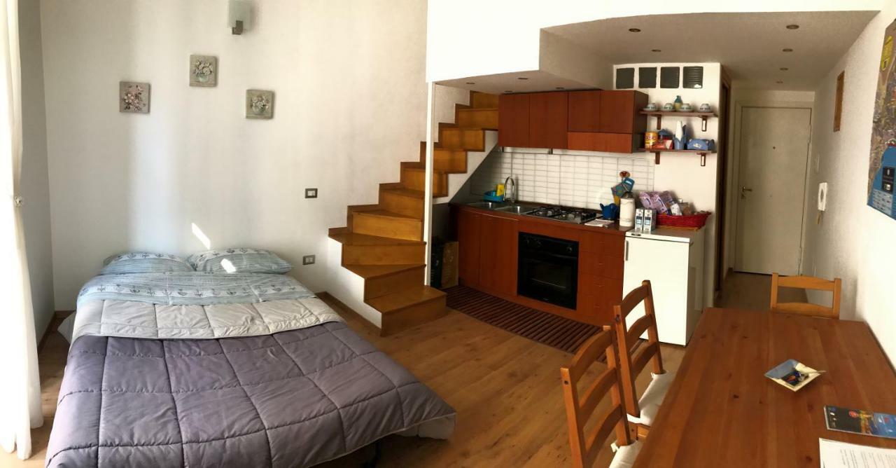 Studio - Split Level,1092761811:JPEG