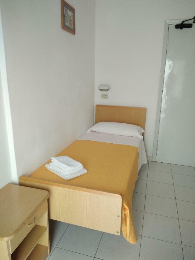 Single Room,1584514482:JPEG