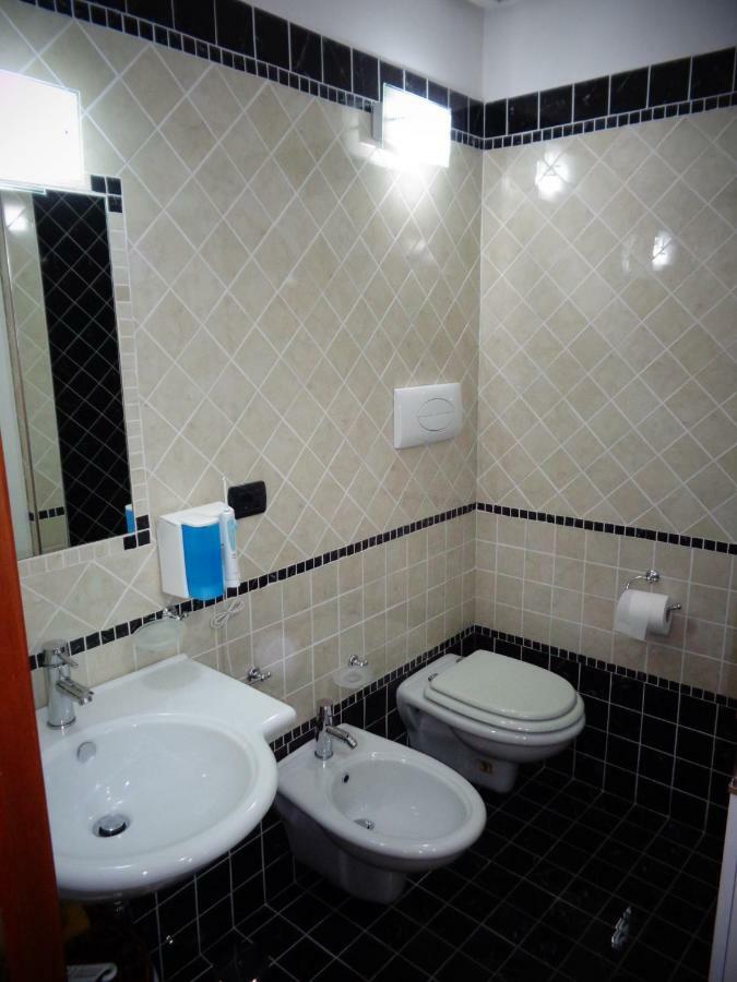 Comfort Triple Room Shower