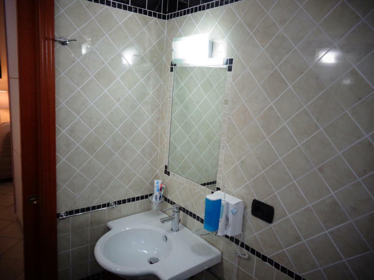 Comfort Triple Room Shower