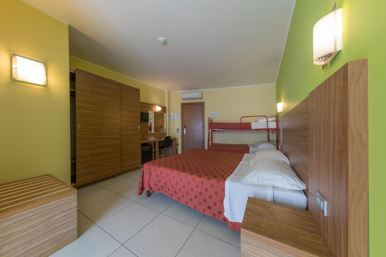 Quadruple Room with Balcony and Side Sea View,44249128:JPEG