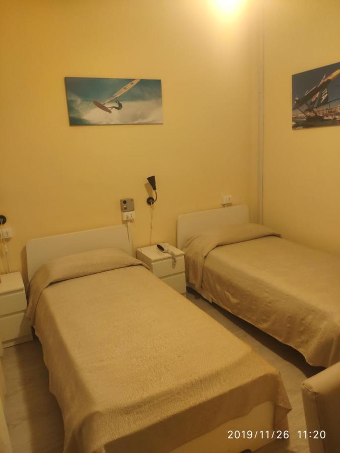 Double or Twin Room,953189041:JPEG