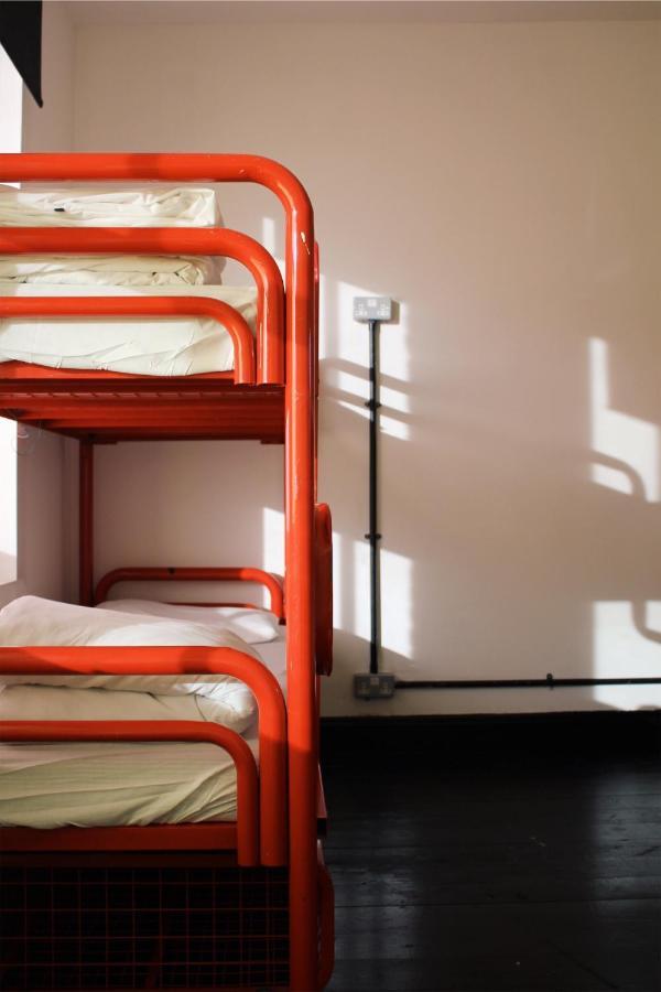 Posto Letto in Dormitorio Misto con 6 Letti
