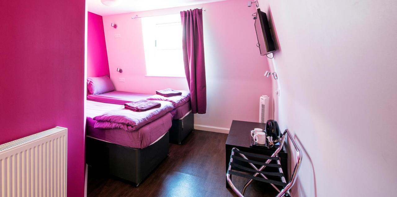 Camera Doppia con Letti Singoli con Bagno Interno