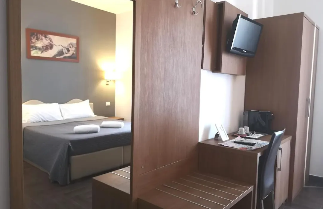 Rome Travellers Hotel-1