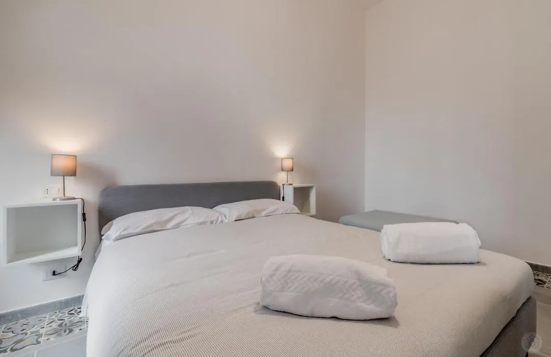 Roma House Piramide-1