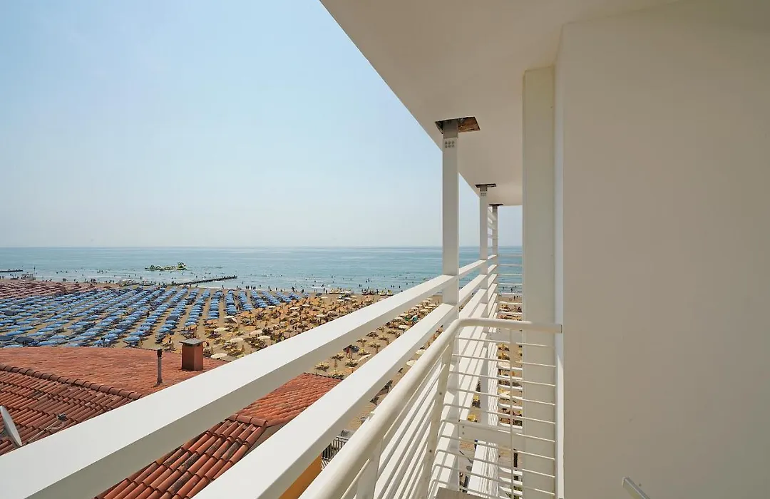Hotel Strand A Frontemare-1
