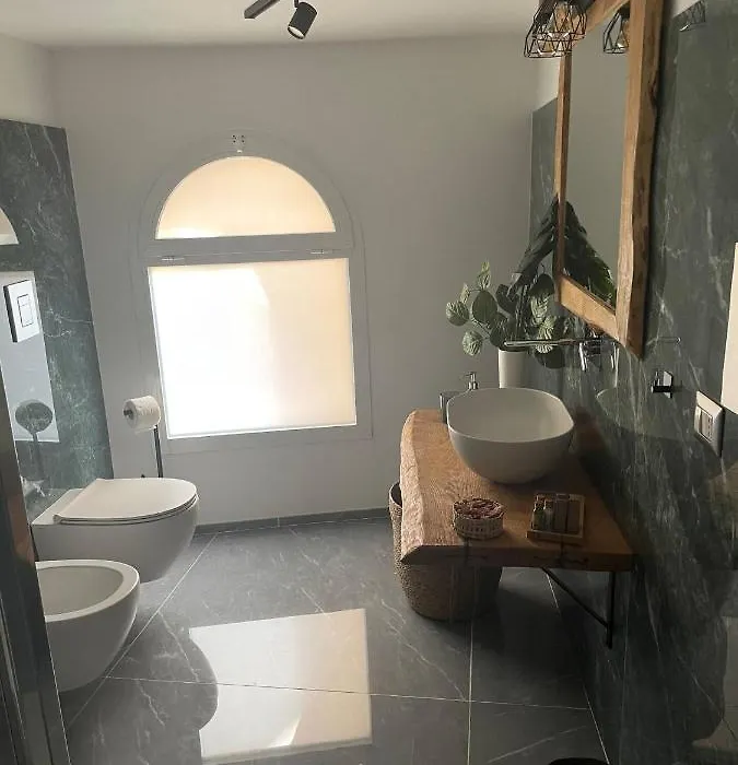 Aurora Luxury Rooms Affittacamere-1