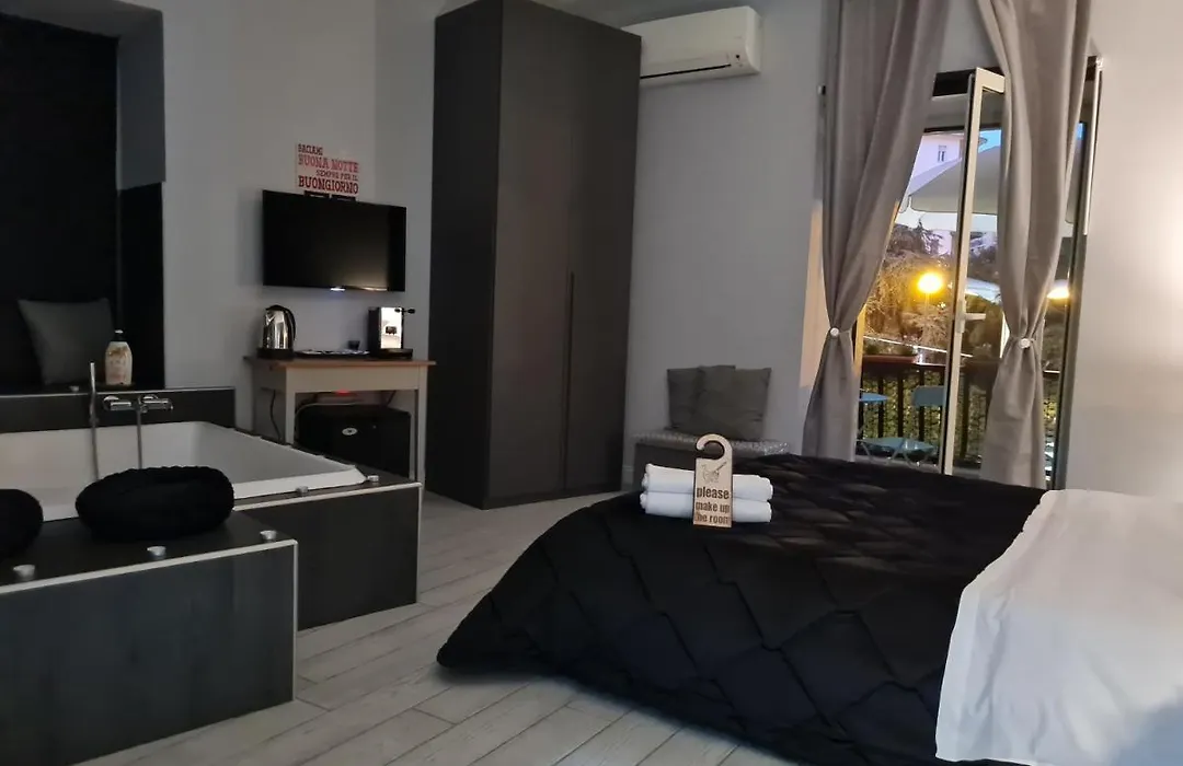 Esposito Plaza- Rooms&Suite-1