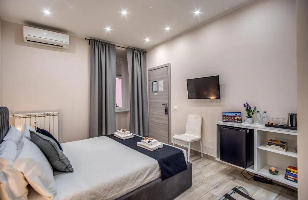 Tacito 23 Luxury Rooms-1