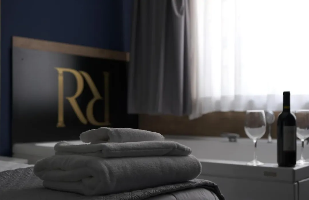 Royalty Rooms & Spa-1