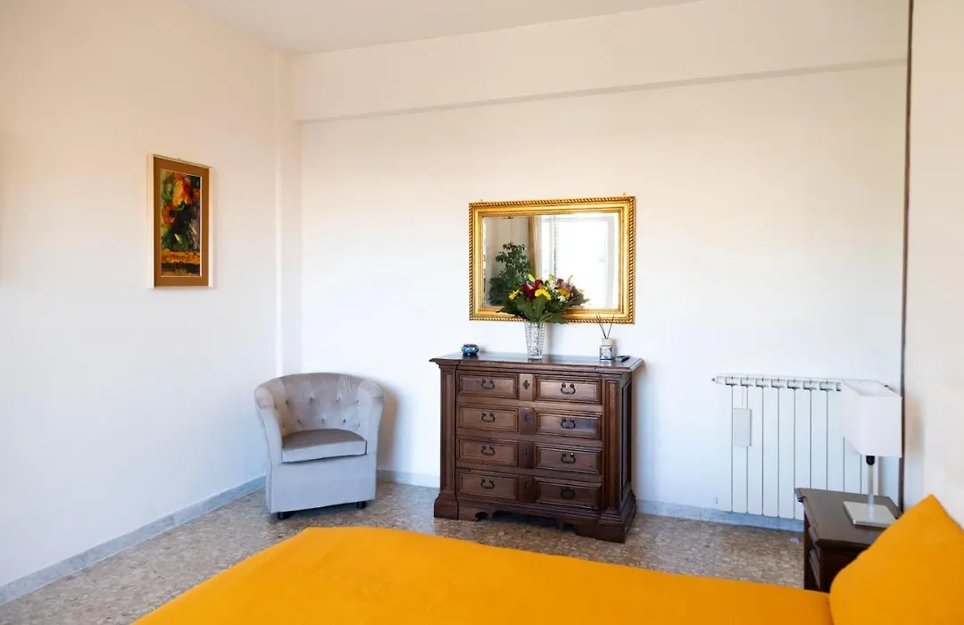 Aurelia Loris House-1