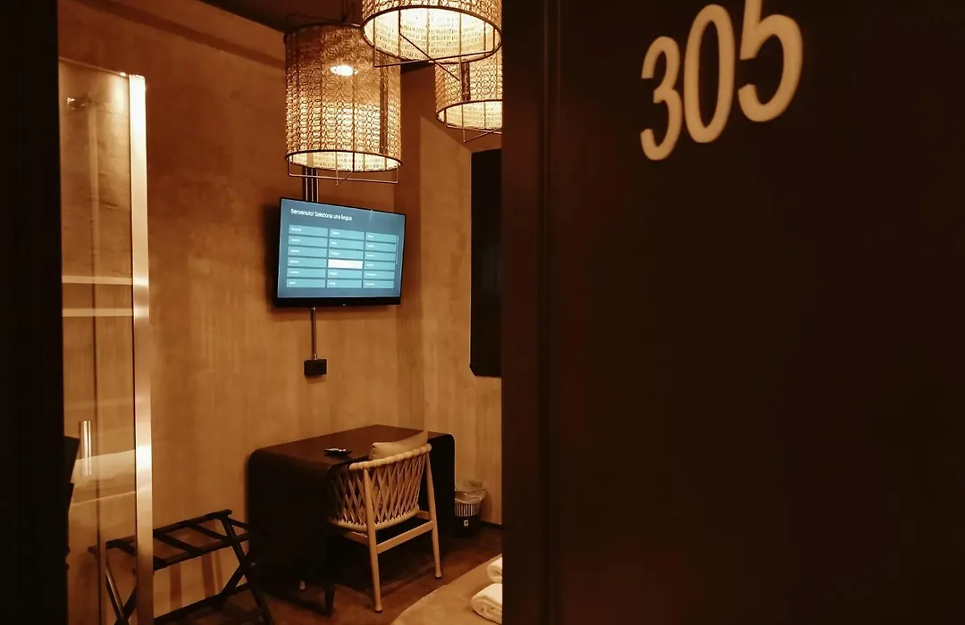Hotel & Hostel 7-1