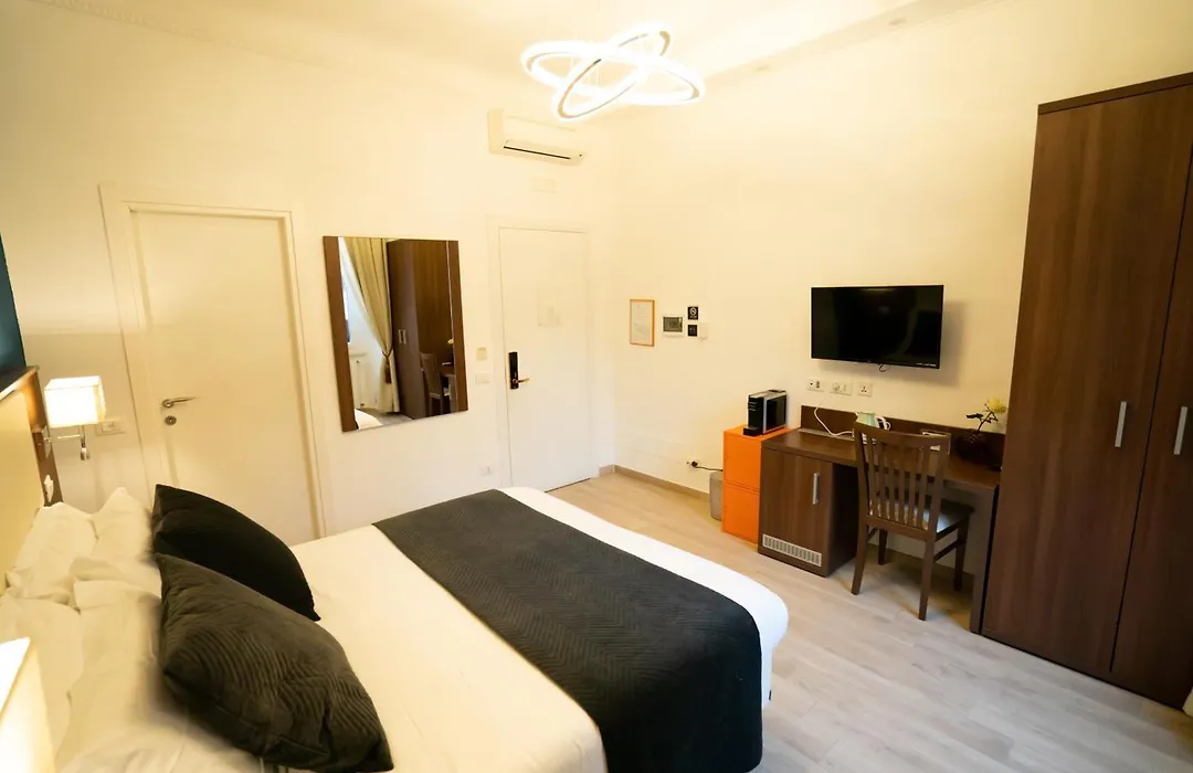 Archi di Roma Guest House-1