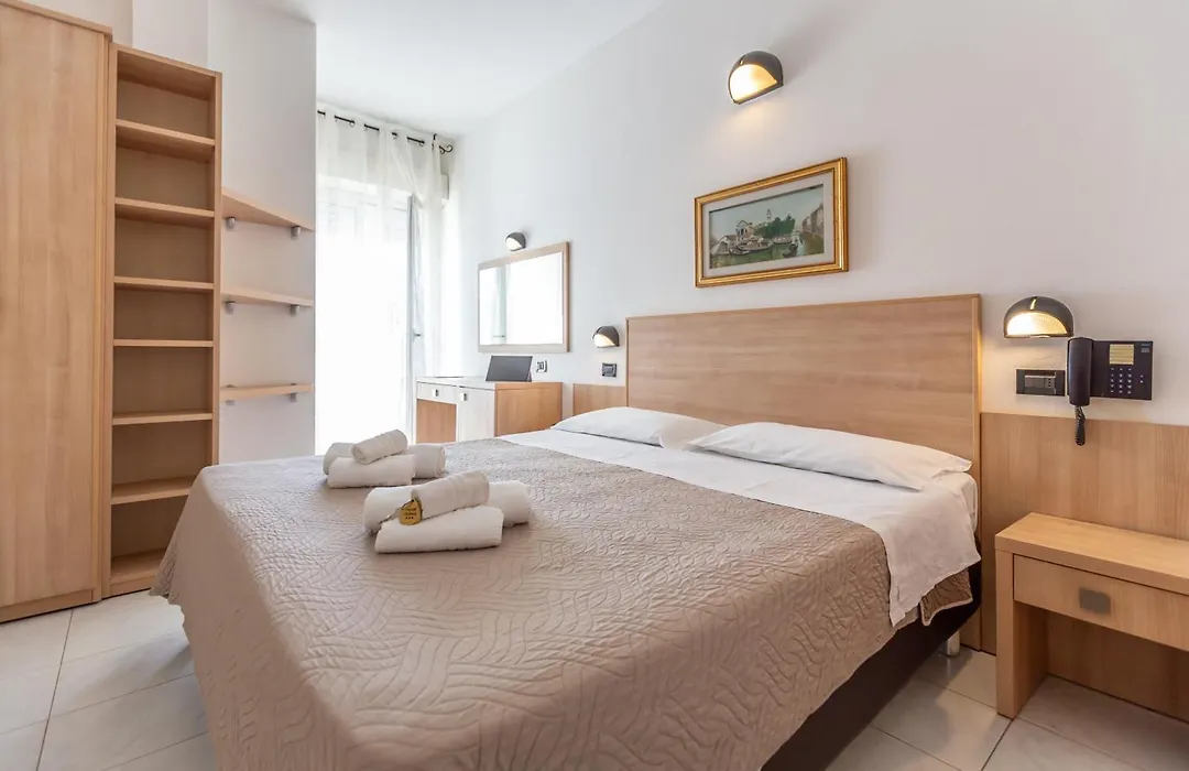 Hotel Globus-1