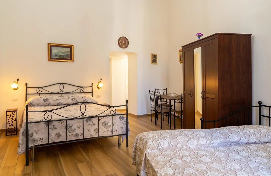 B&B Palazzo Sersale Napoli-1