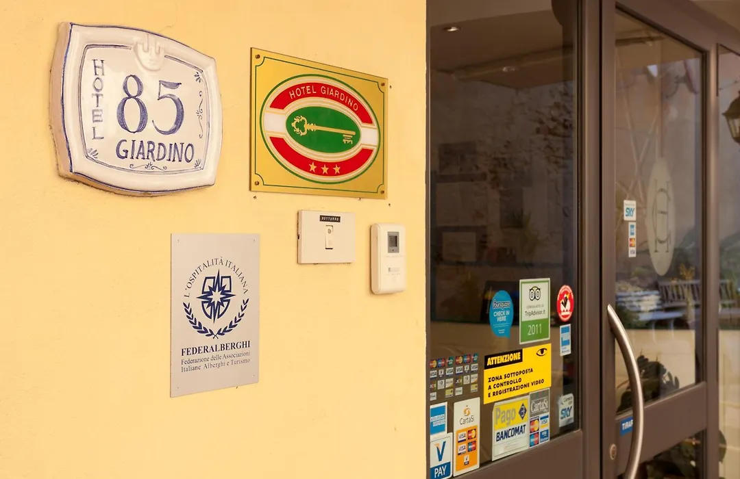 Parking Hotel Giardino-1