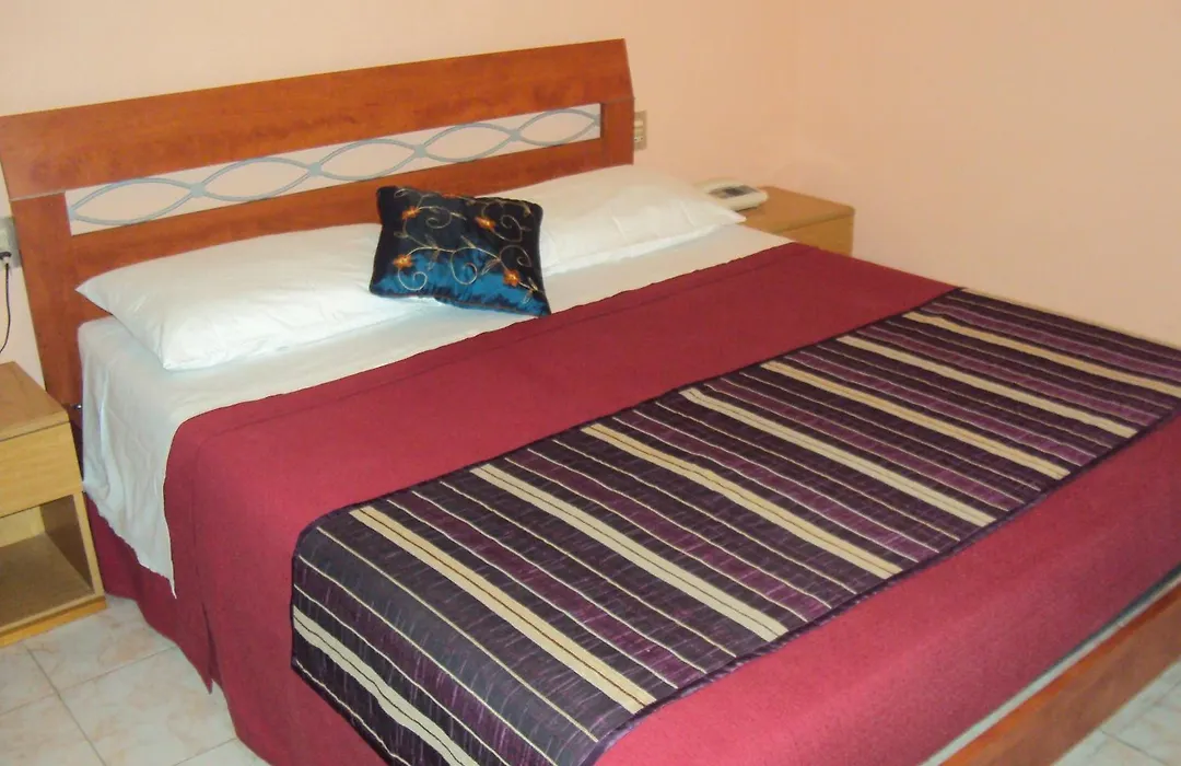 Hotel Mirage-1