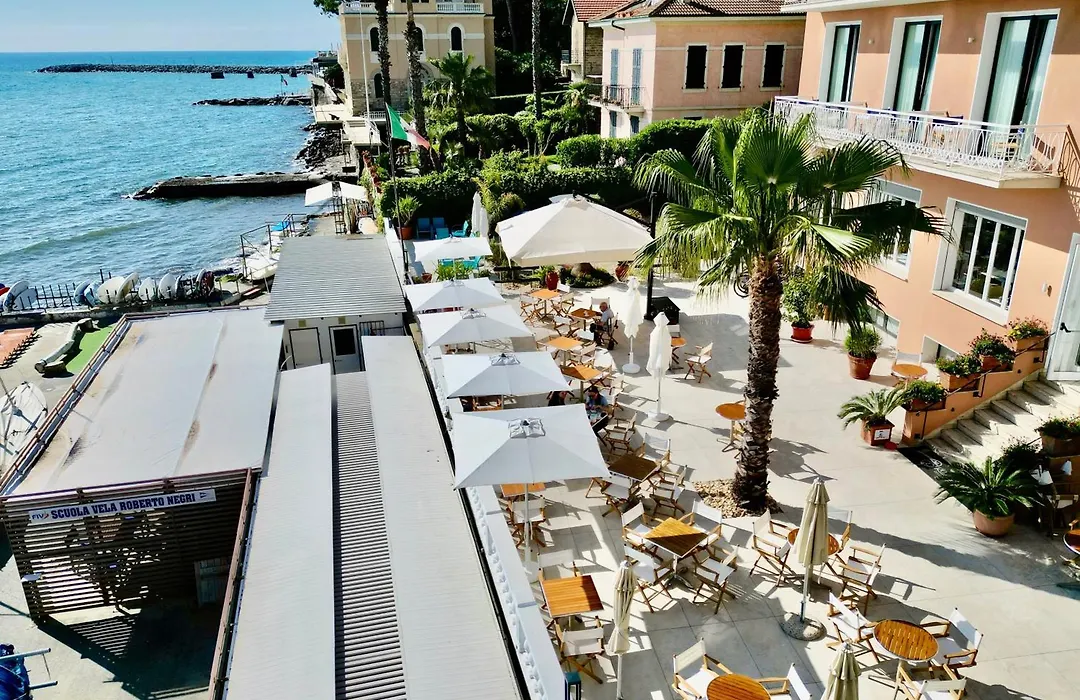 Hotel Golfo E Palme-1