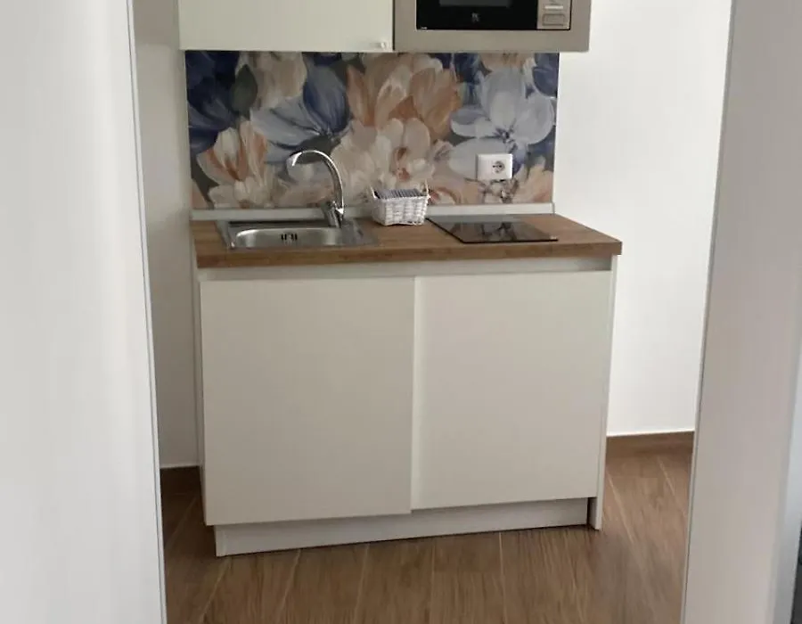 B&B Lungomare Sannazzaro-1