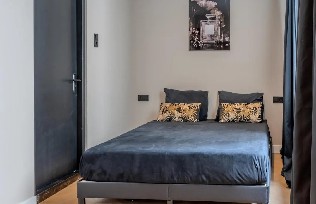 Hotel 83-1