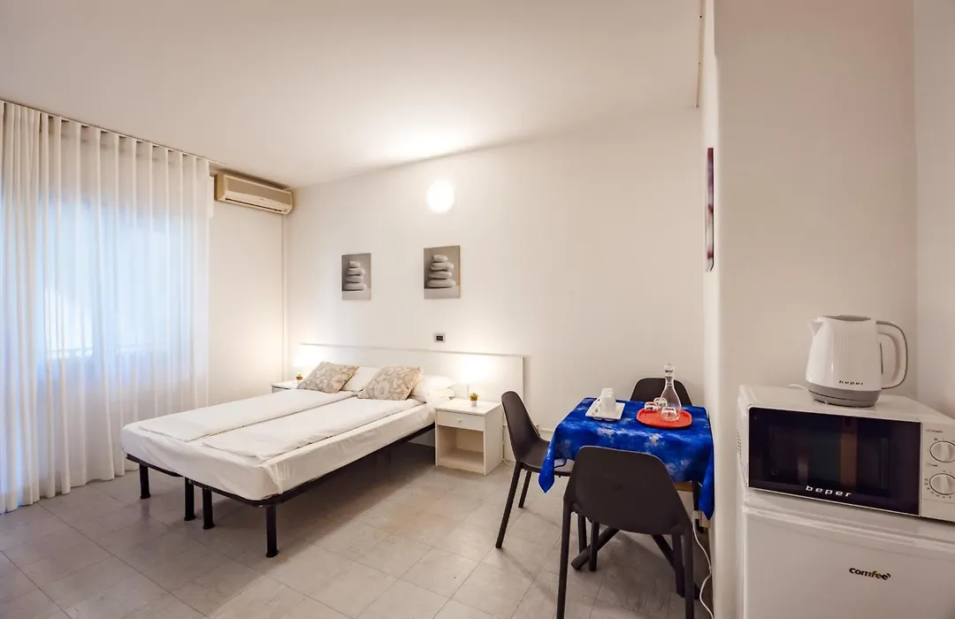 Aparthotel Carinzia-1