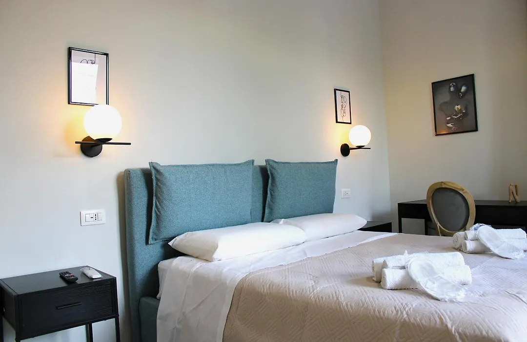 Incentro Elegant Rooms-1