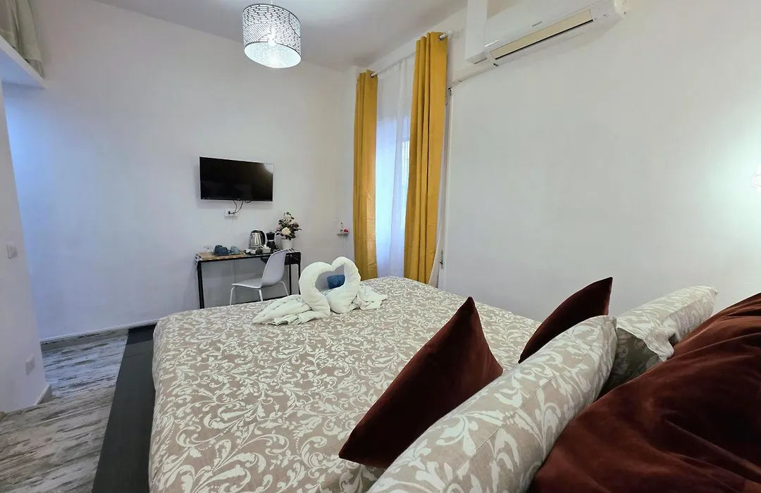 Appia Avenue 639-1