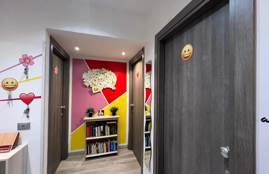 Whatshouse Roma-1