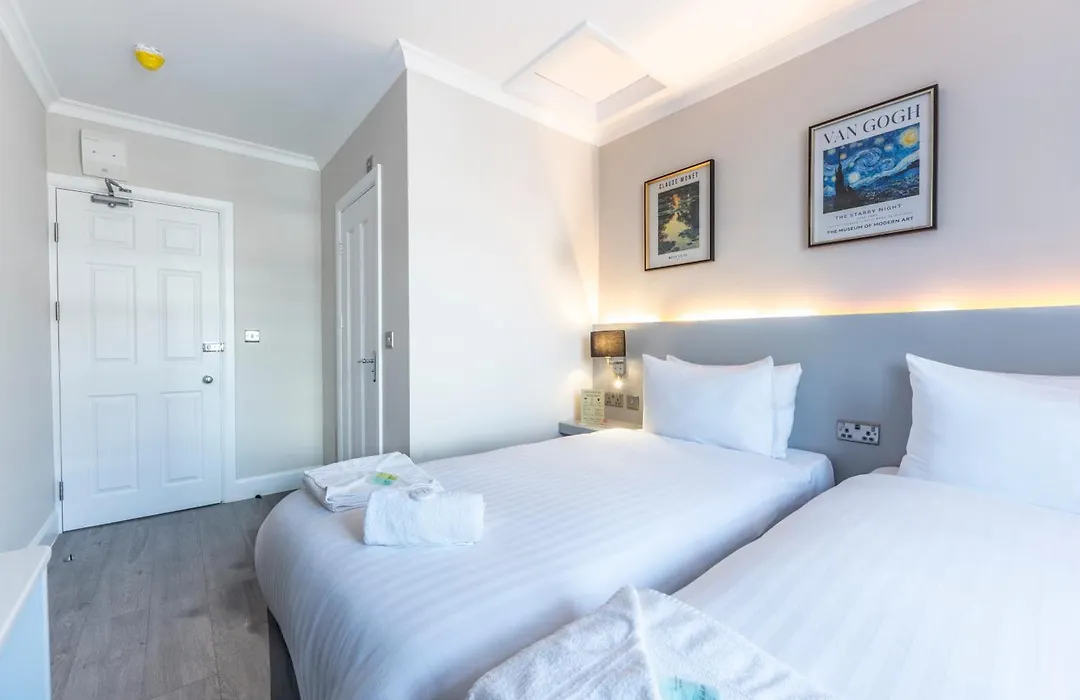 MARINA HOTEL London-1