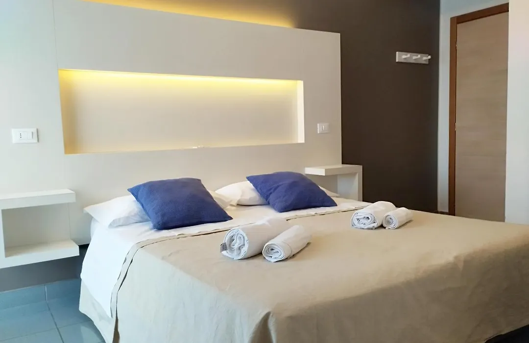 Hotel Desire'-1