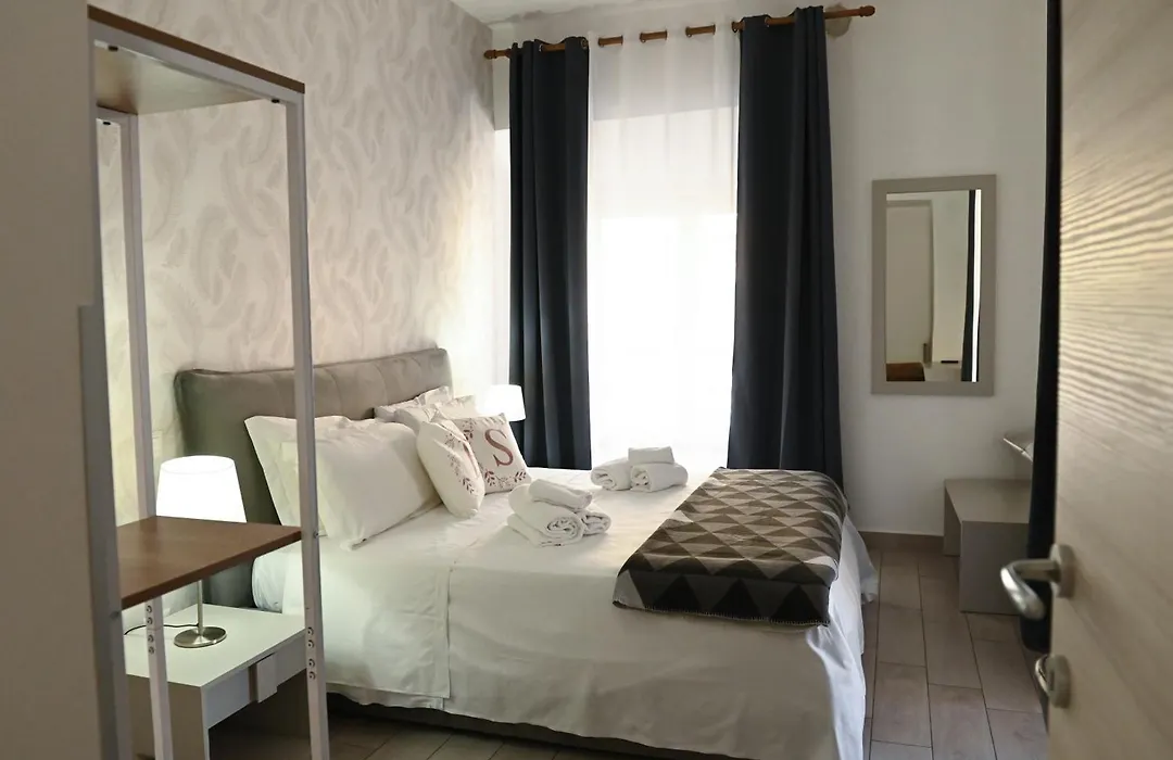 B&B Bovio Square XIV-1