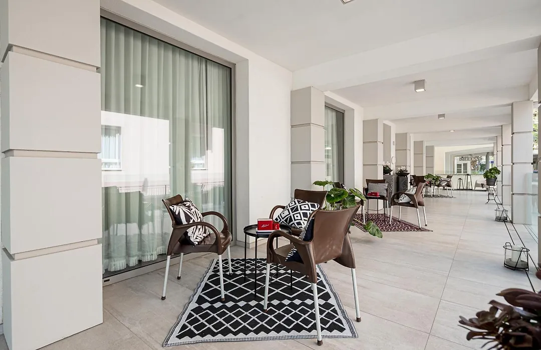 Bi Hotel-1