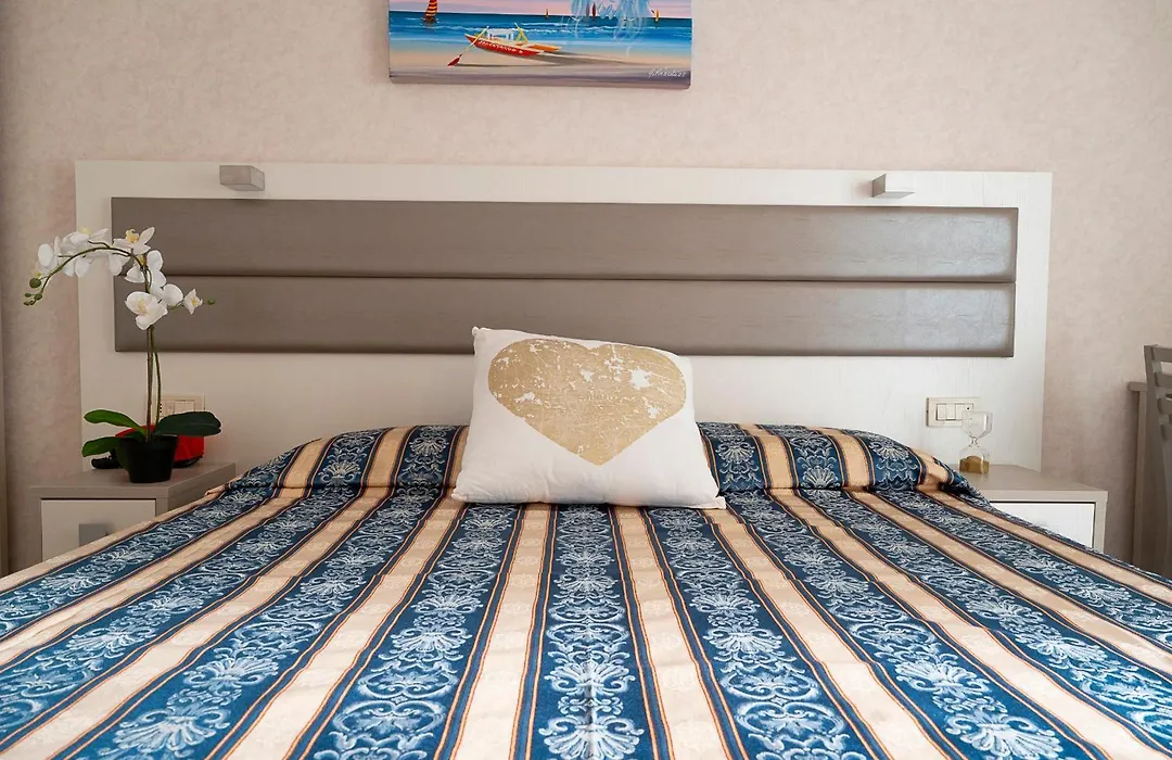 Hotel Record-1