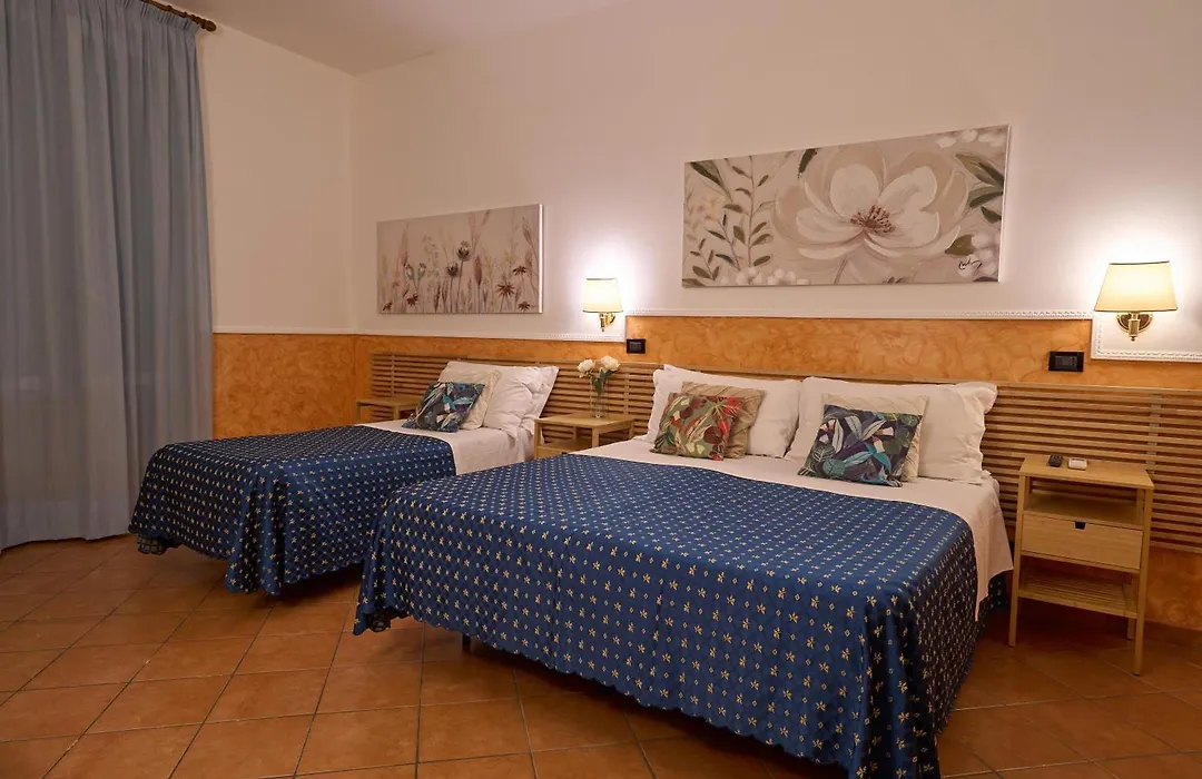 Hotel Ascot-1