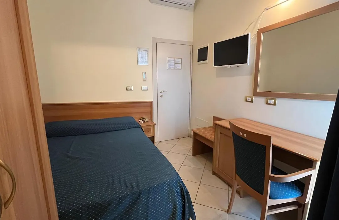 Hotel De La Ville-1