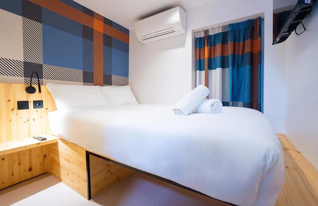 Easyhotel Paddington-1