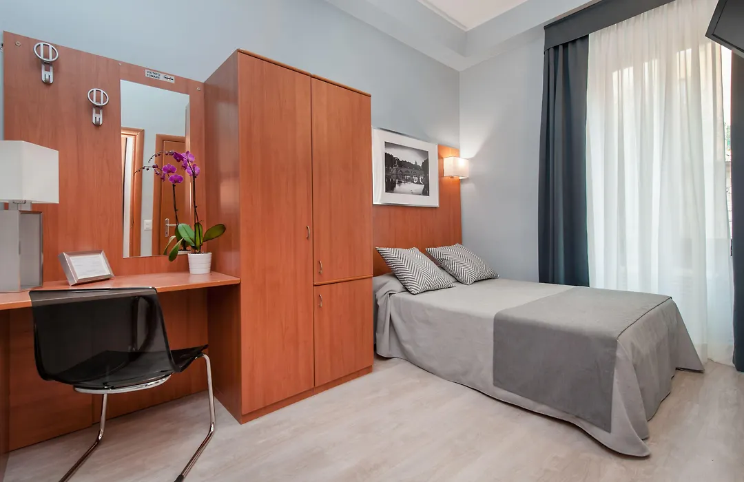 Roi Hotel-1