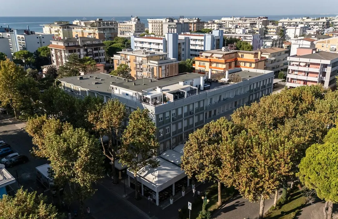 Aparthotel Pineda-1