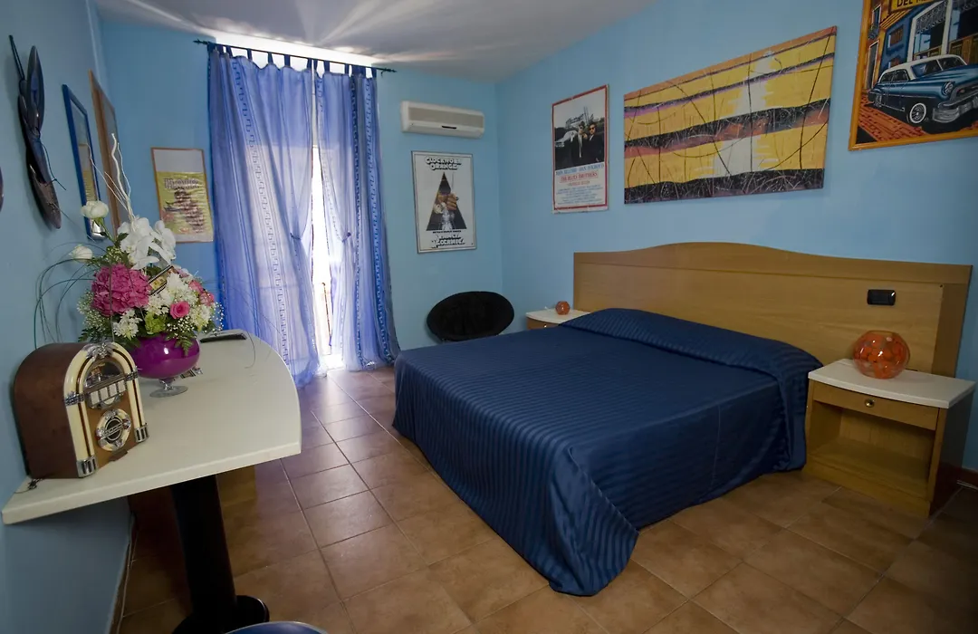 Hotel Cineholiday-1