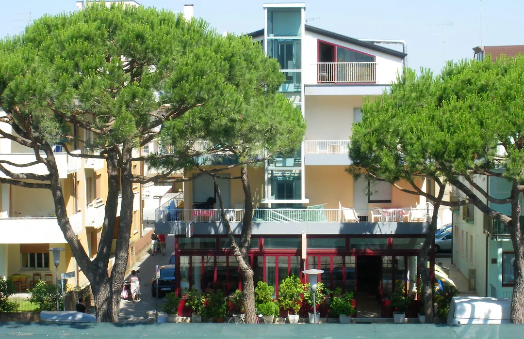 Hotel Villa Dina-1