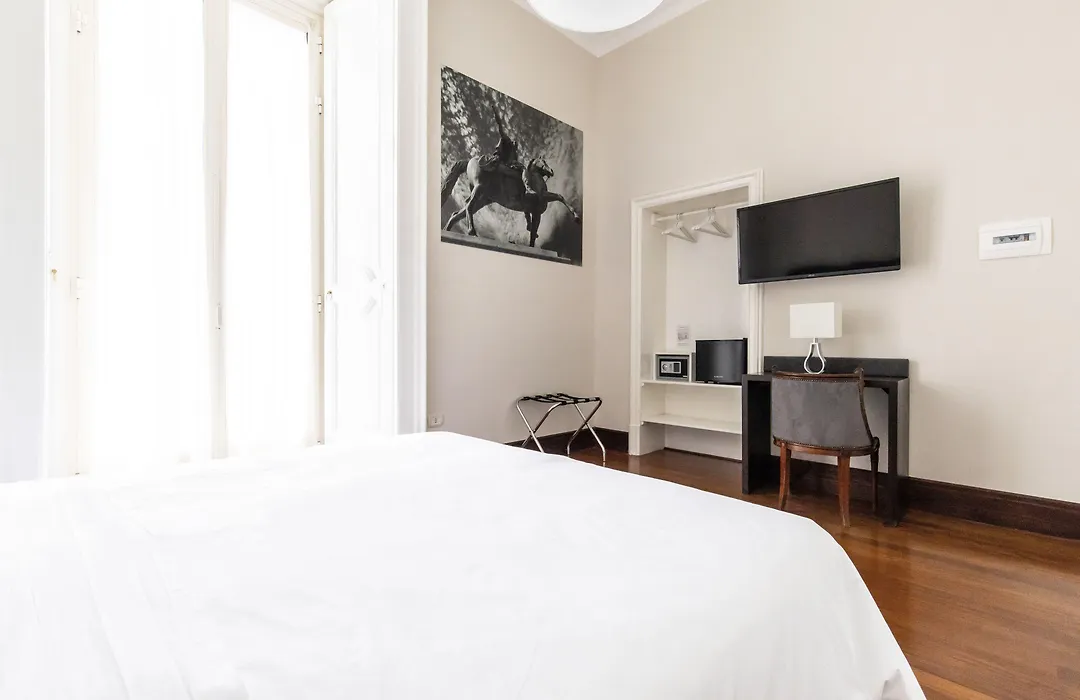 Gramsci Suites-1