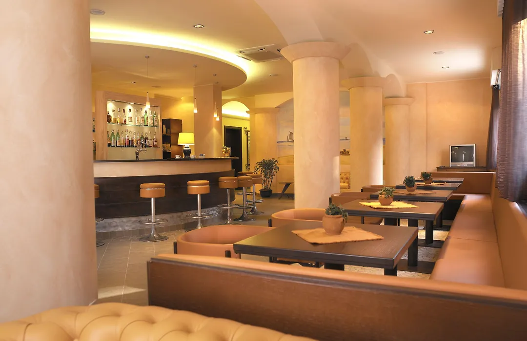 Hotel Italia-1